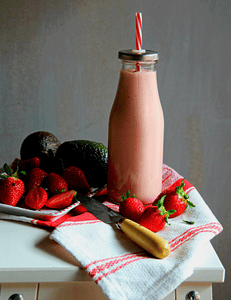Smoothie Aguacate, Fresa y Queso